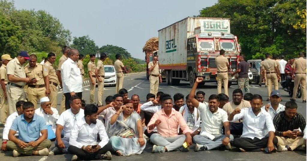 Protest by Adivasi Tokare Koli Samaj at Mumbai-Delhi highway in Dhule demanding CBI probe into Niharika Koli death case.
